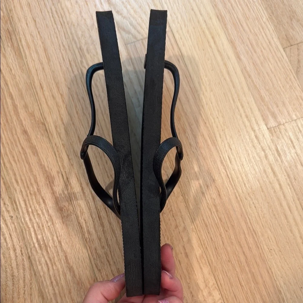 Old Navy Classic Black Sandals new with no tag